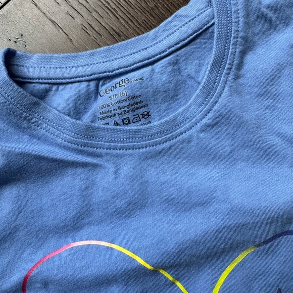 3/$20 George Blue Tee with Colorful Heart Design - Picture 2 of 2